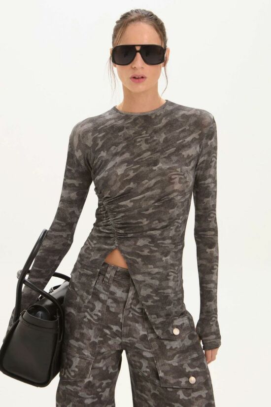 Imagem de Blusa Raissa Grey Camouflage Le Blog